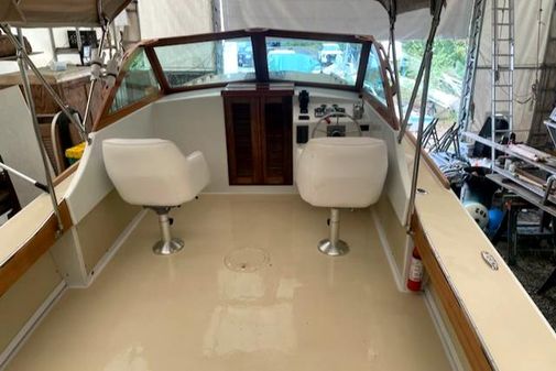 Hunt Yachts Surfhunter 25 image