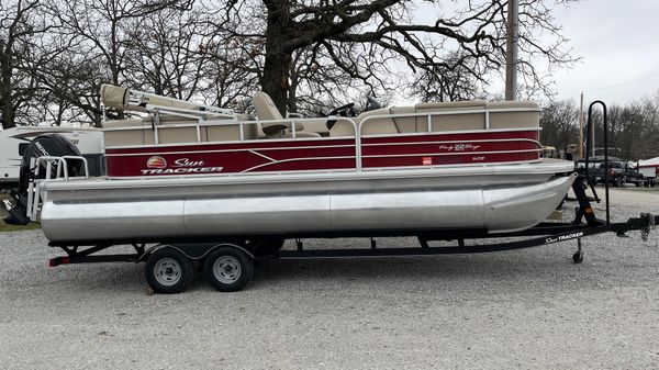 Tracker SUN TRACKER 22DLX