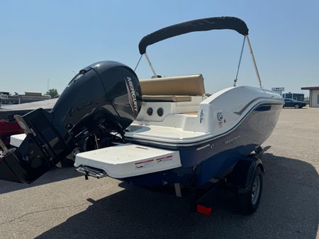 Bayliner DX-2000 image