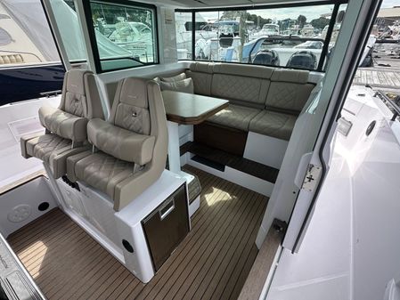 Axopar 37 XC Cross Cabin BRABUS LINE image