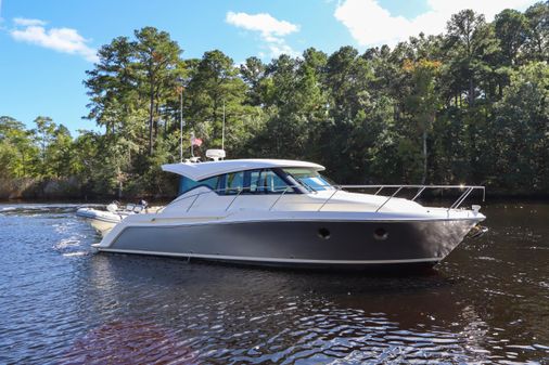 Tiara Yachts 39 Coupe image