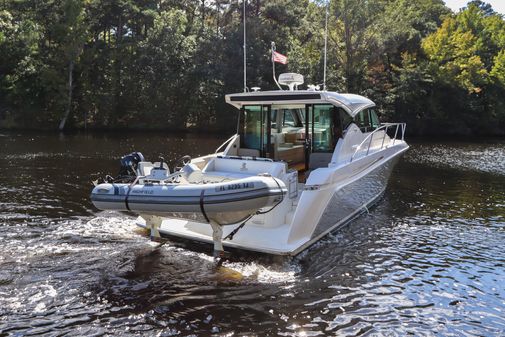 Tiara Yachts 39 Coupe image