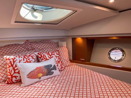 Tiara Yachts 39 Coupe image