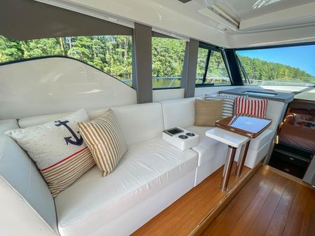 Tiara Yachts 39 Coupe image