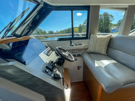 Tiara Yachts 39 Coupe image