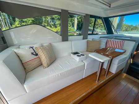 Tiara Yachts 39 Coupe image