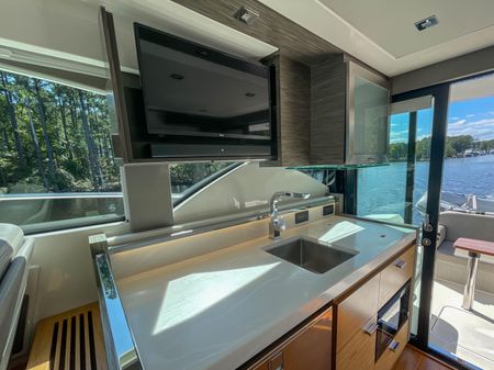 Tiara Yachts 39 Coupe image