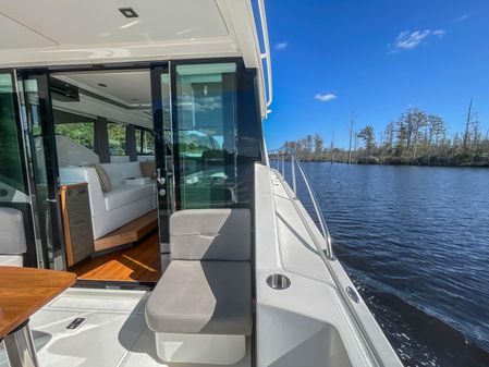 Tiara Yachts 39 Coupe image