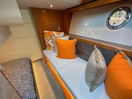 Tiara Yachts 39 Coupe image