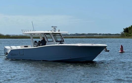 Robalo R360-CENTER-CONSOLE image