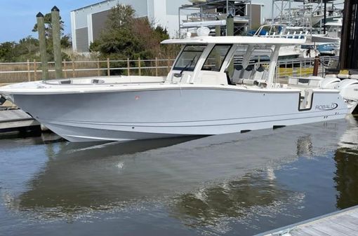 Robalo R360-CENTER-CONSOLE image