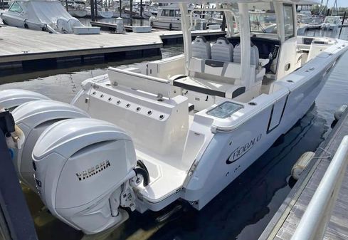 Robalo R360-CENTER-CONSOLE image