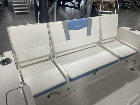 Robalo R230-CENTER-CONSOLE image