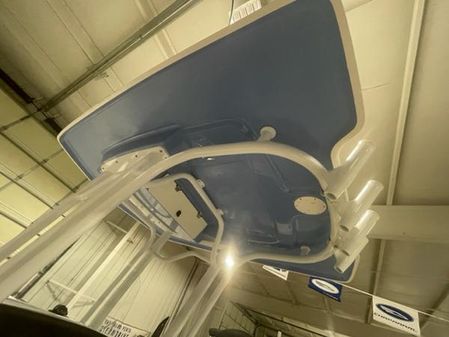 Robalo R230-CENTER-CONSOLE image