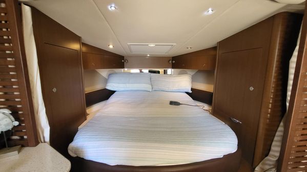 Sea Ray 370 Sundancer image