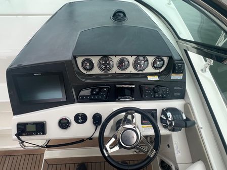 Sea Ray 370 Sundancer image