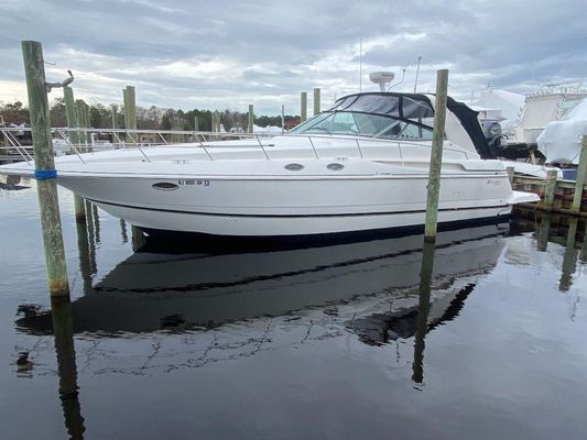 Cruisers Yachts 3870 Esprit - main image