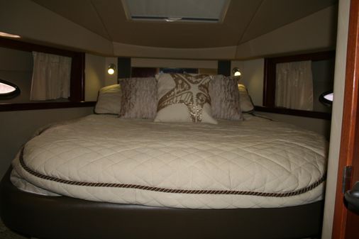 Sea Ray Sundancer 380 image