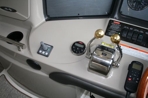 Sea Ray Sundancer 380 image