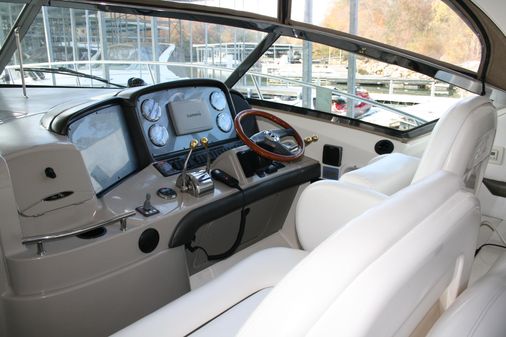 Sea Ray Sundancer 380 image