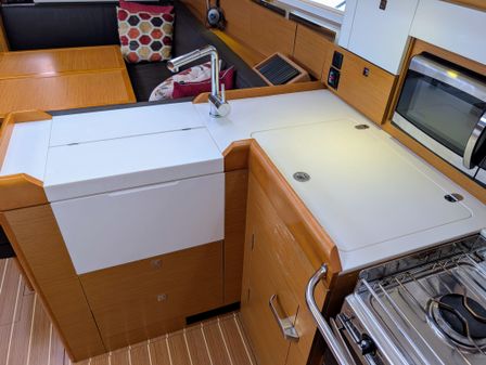 Jeanneau Sun Odyssey 44 DS image