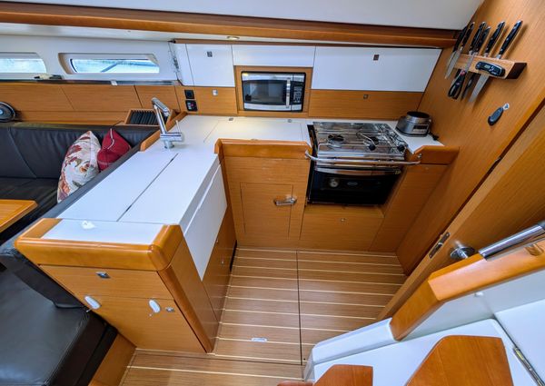 Jeanneau Sun Odyssey 44 DS image