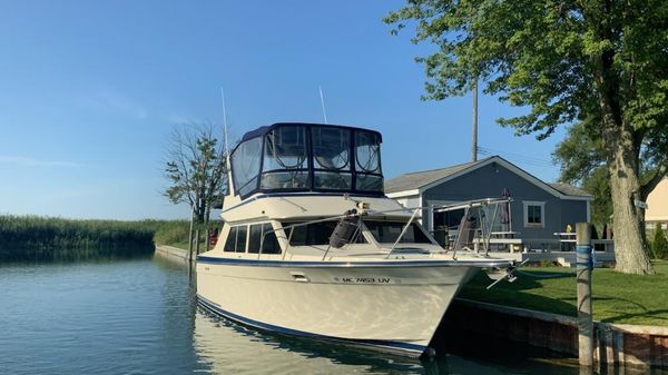 Tollycraft 30 Sport Cruiser