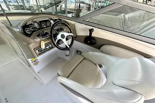 Crownline 260 LS image