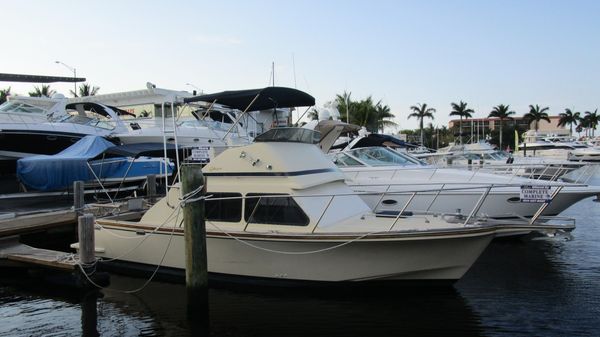 Glasspar 32 SPORTFISH SEDAN