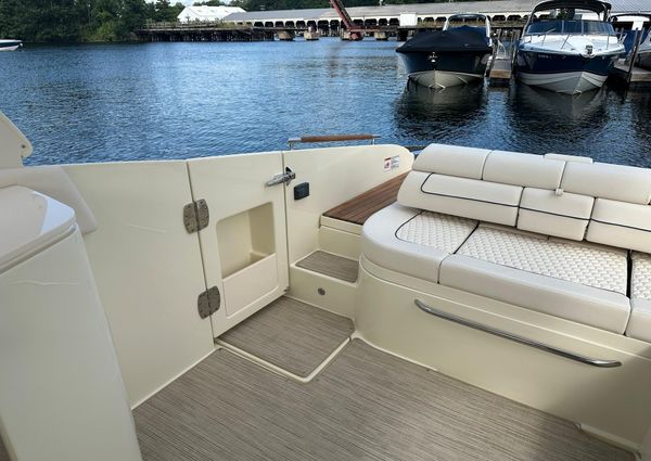 Chris-Craft Launch 35 GT image