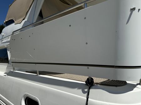 Cruisers Yachts 3650 Aft Cabin image