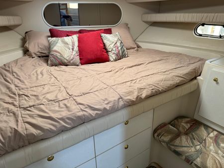 Cruisers Yachts 3650 Aft Cabin image