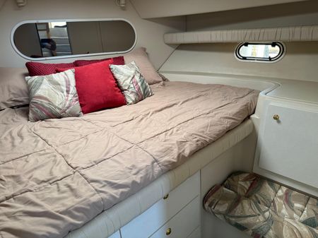 Cruisers Yachts 3650 Aft Cabin image