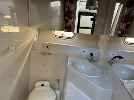 Cruisers Yachts 3650 Aft Cabin image