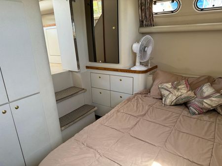 Cruisers Yachts 3650 Aft Cabin image