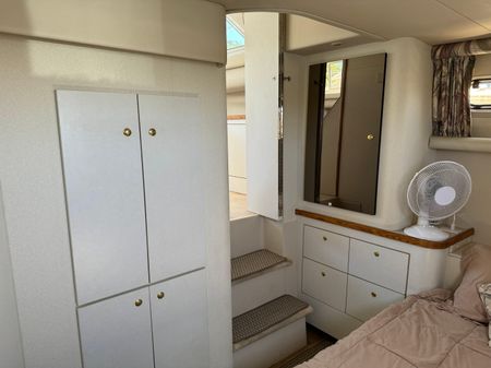 Cruisers Yachts 3650 Aft Cabin image