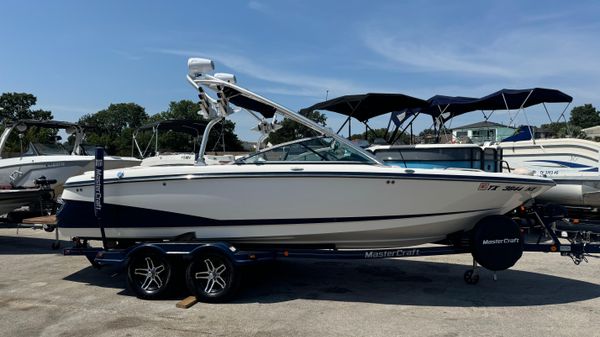 MasterCraft X30 