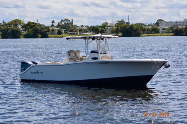 NauticStar 28XS - main image
