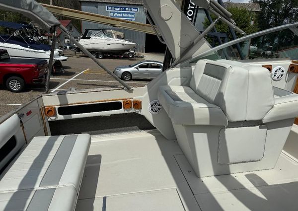 Sea Ray 340 Express Cruiser image