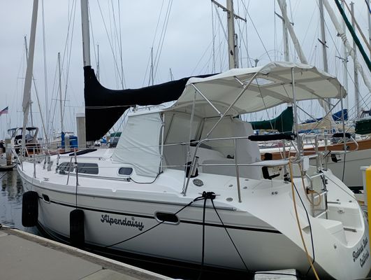 Catalina 350 - main image