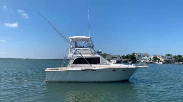 Egg Harbor 33 Convertible