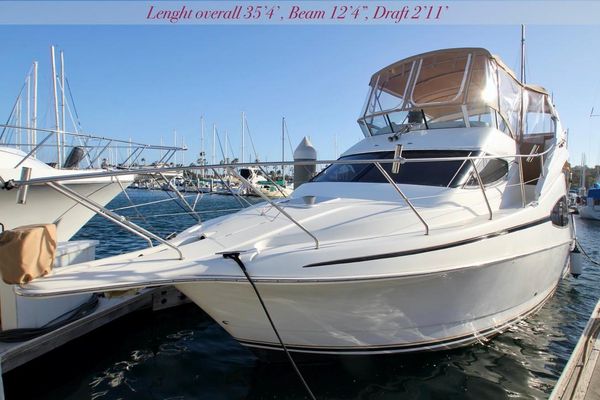 Silverton 330 Sport Bridge - main image