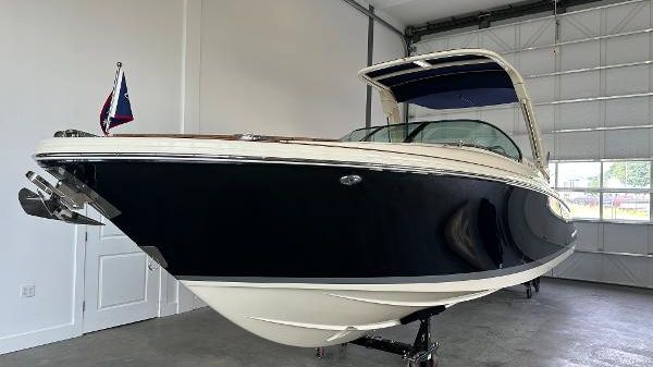 Chris-Craft Launch 28 GT 
