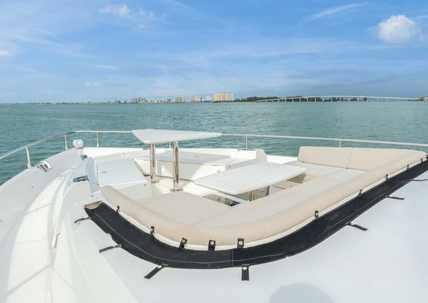 Galeon 800 Fly image