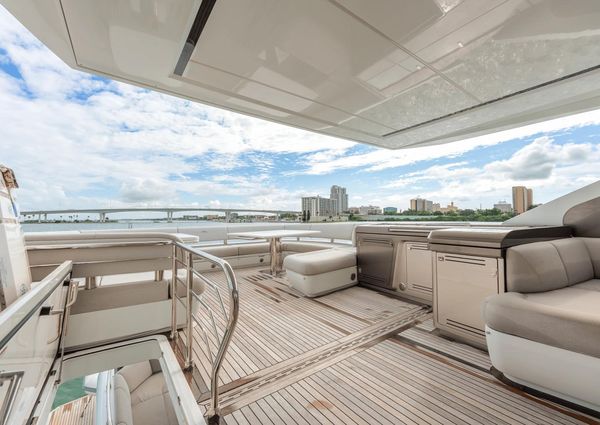 Galeon 800 Fly image