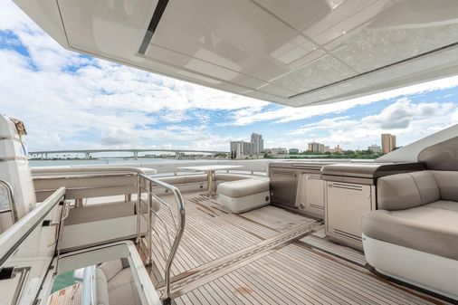 Galeon 800 Fly image