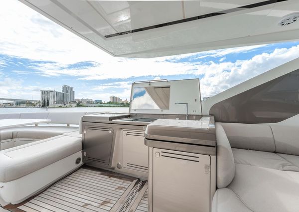 Galeon 800 Fly image