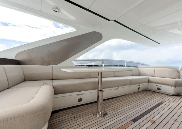 Galeon 800 Fly image