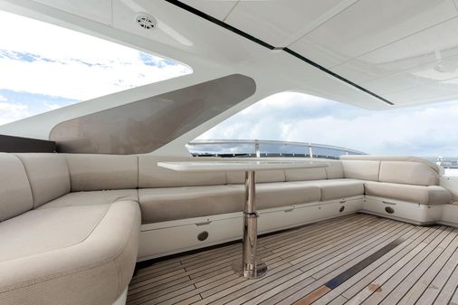 Galeon 800 Fly image