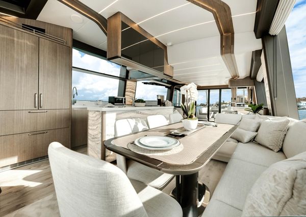 Galeon 800 Fly image